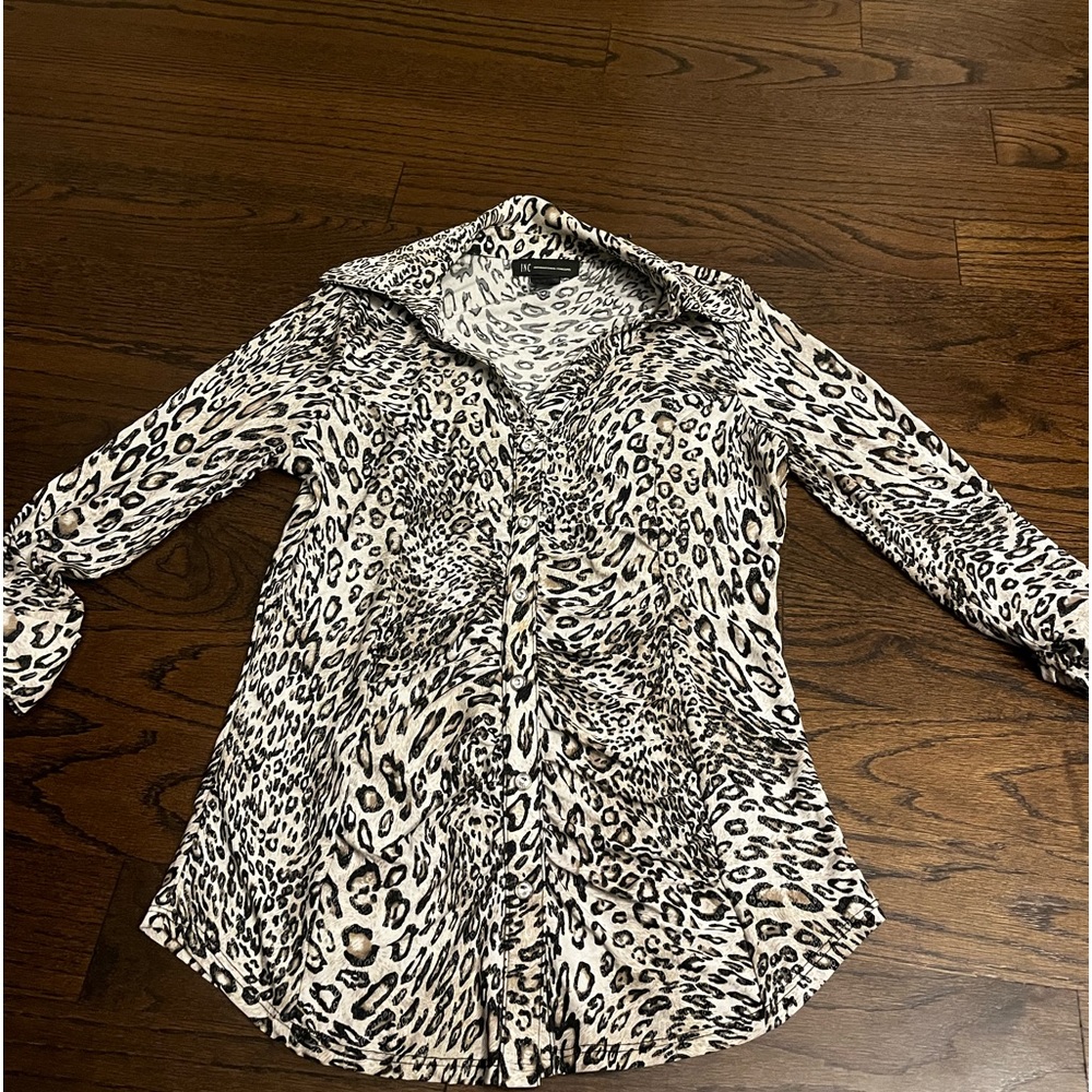 Leopard patterned top
